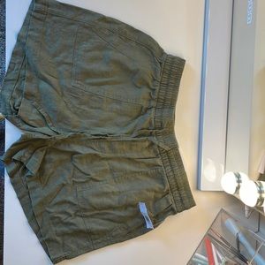 Old Navy army green high waisted shorts